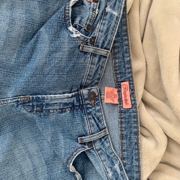 Vintage 90s Aeropostale light wash bellbottom jeans with pink detailing - Picture 2 of 6